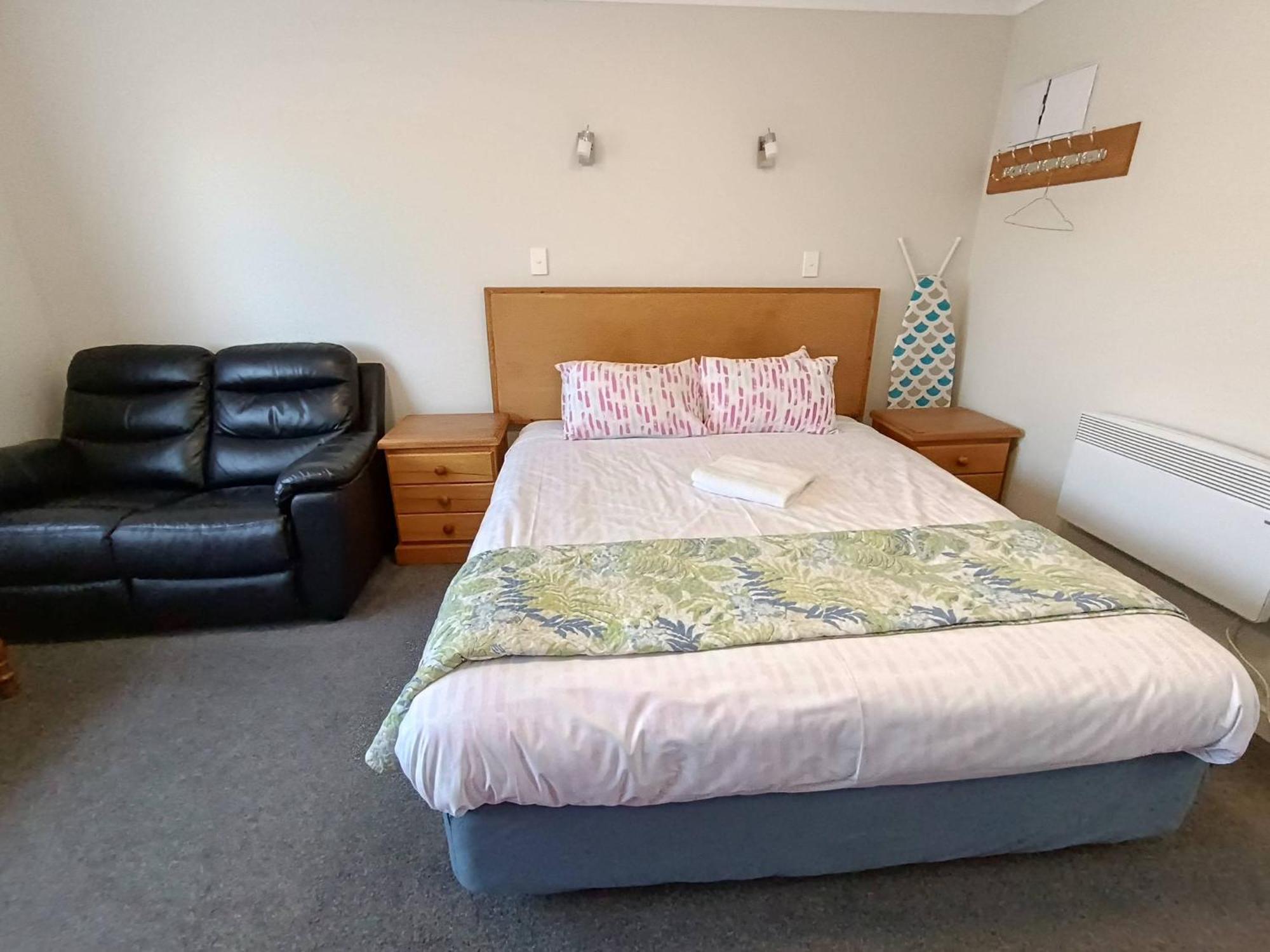 Bayfield Motel And Apartment ดะนีดิน ภายนอก รูปภาพ