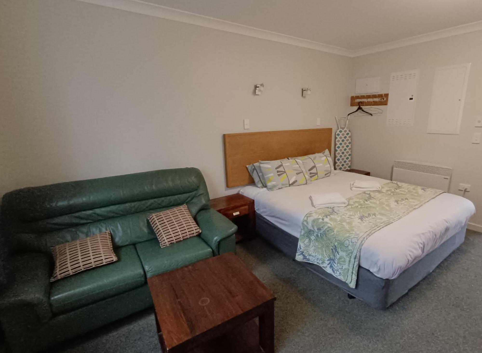 Bayfield Motel And Apartment ดะนีดิน ภายนอก รูปภาพ