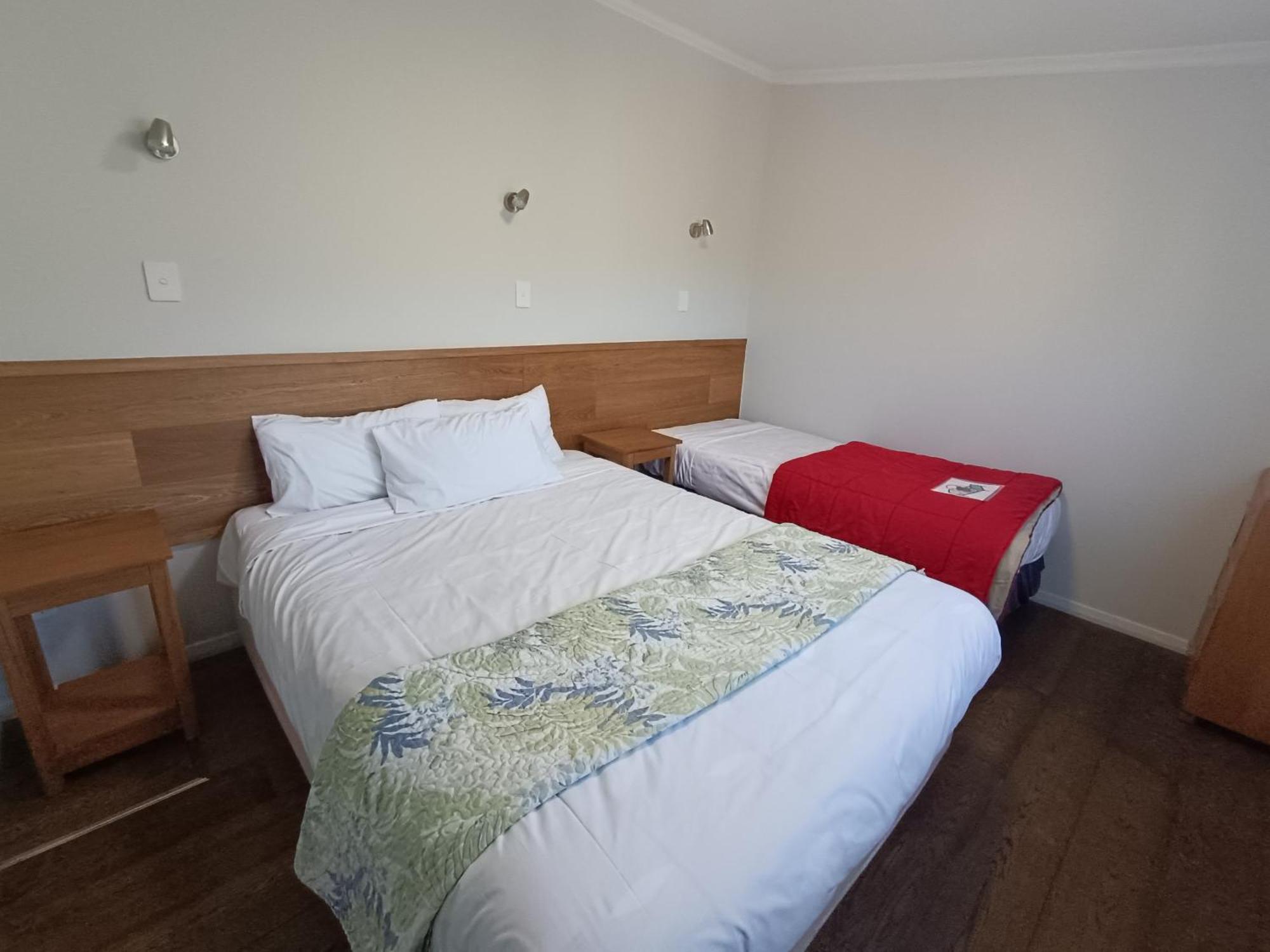 Bayfield Motel And Apartment ดะนีดิน ภายนอก รูปภาพ