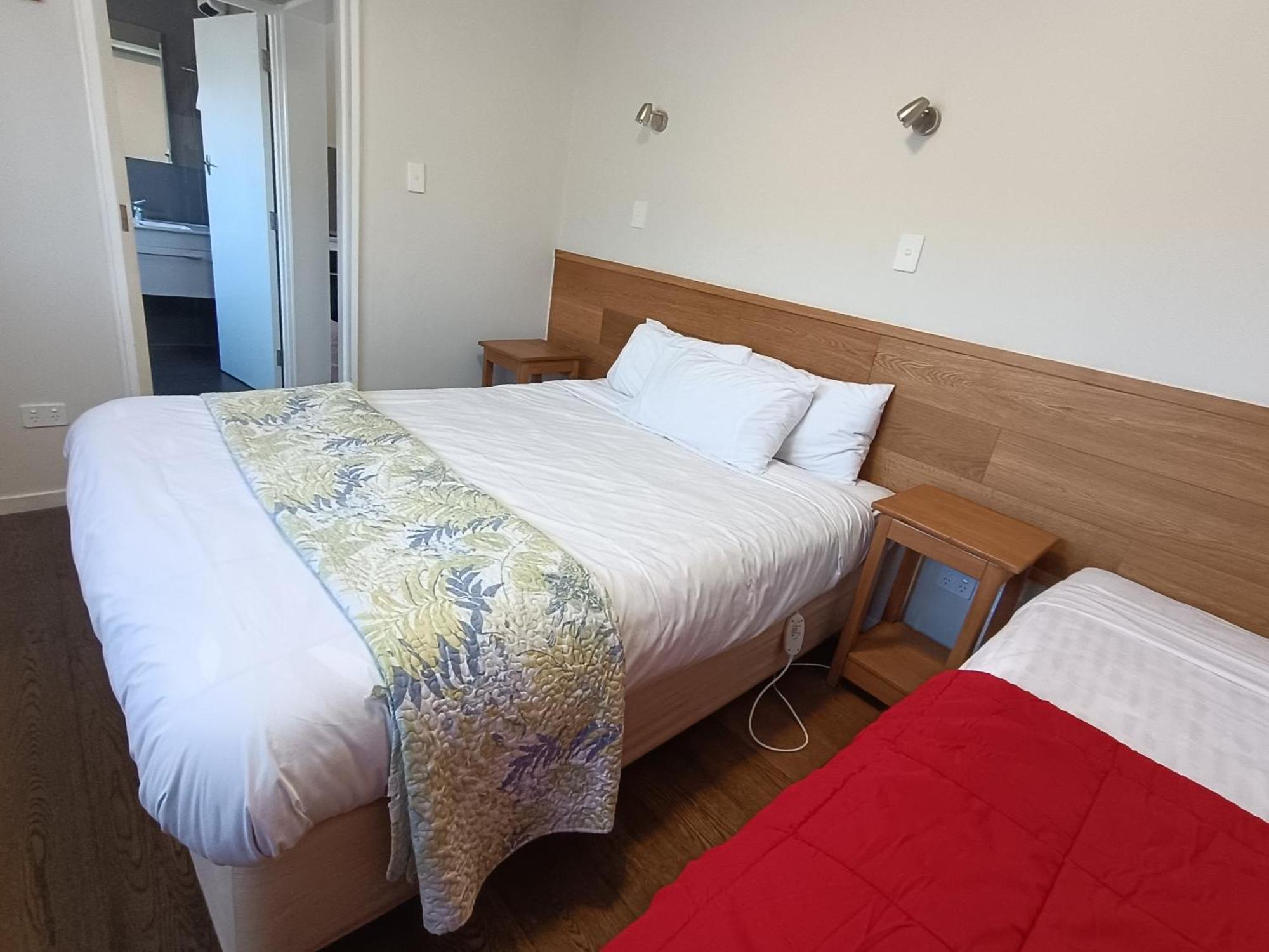 Bayfield Motel And Apartment ดะนีดิน ภายนอก รูปภาพ