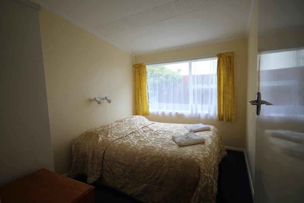 Bayfield Motel And Apartment ดะนีดิน ภายนอก รูปภาพ